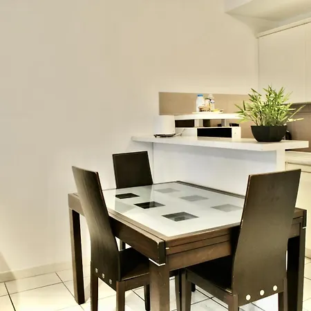 Centre Riviera 2p Lho5516 * Cannes